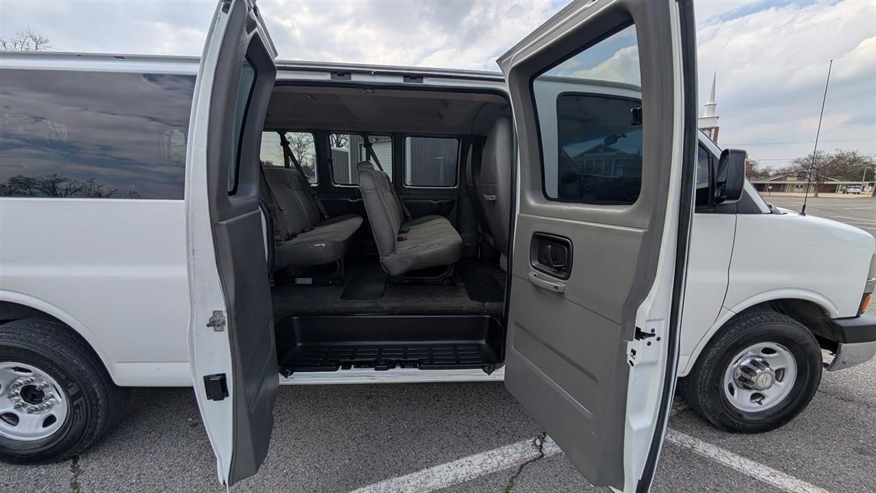 Chevrolet Express LT 3500 Extended 2012