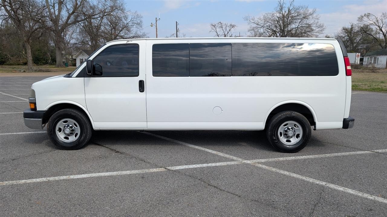 Chevrolet Express LT 3500 Extended 2012