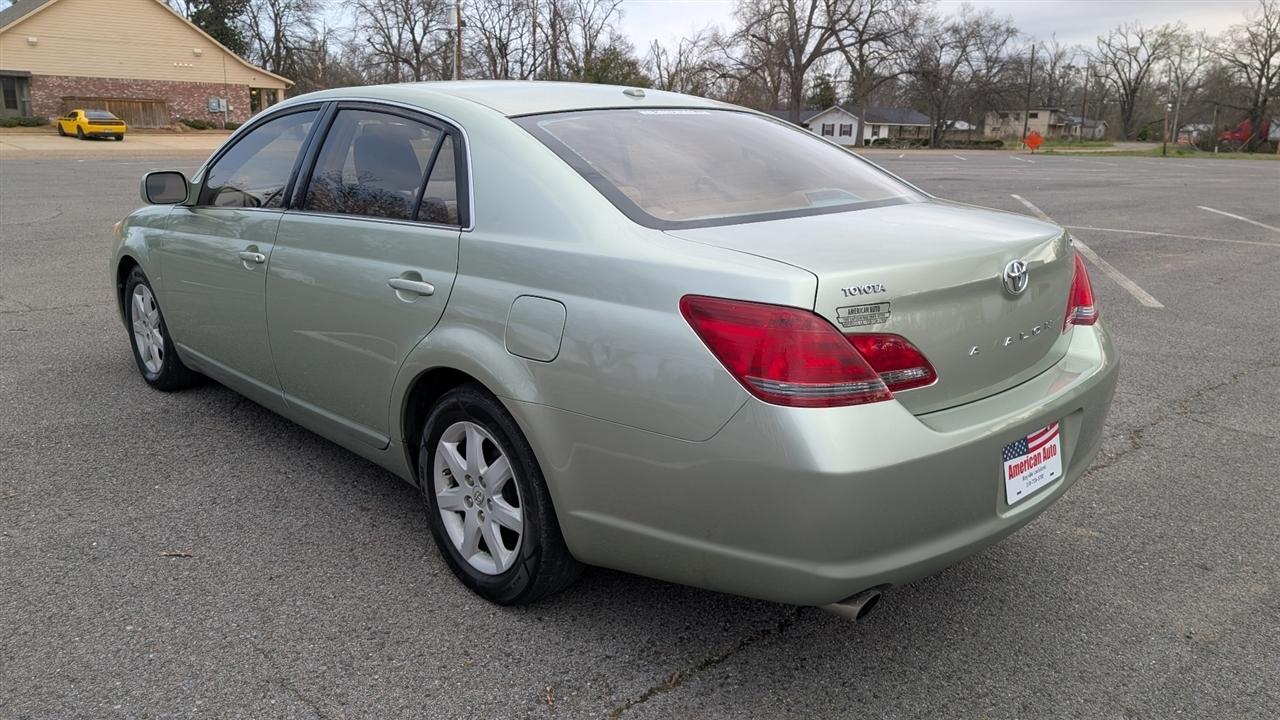 Toyota Avalon XL 2009