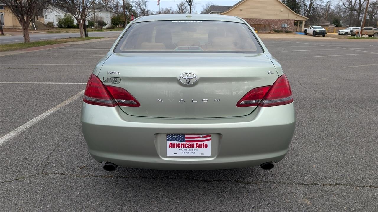 Toyota Avalon XL 2009