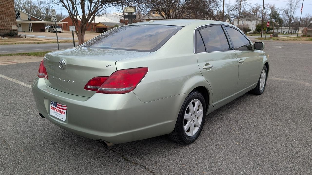Toyota Avalon XL 2009