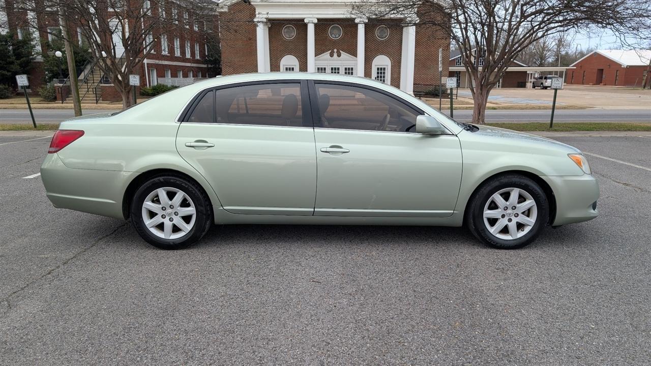 Toyota Avalon XL 2009