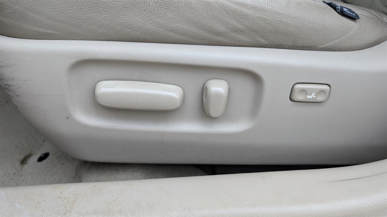 Toyota Avalon XL 2009