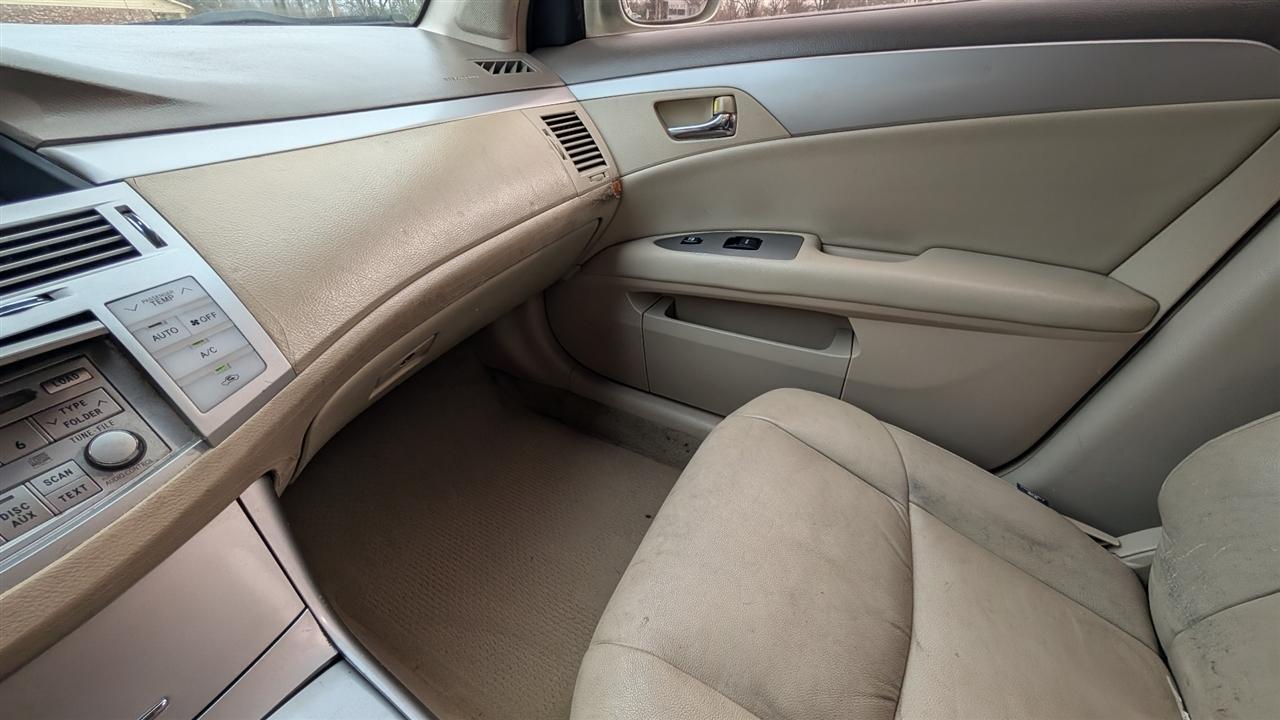 Toyota Avalon XL 2009