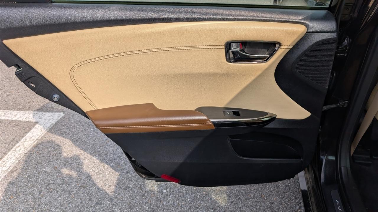 Toyota Avalon XLE 2013