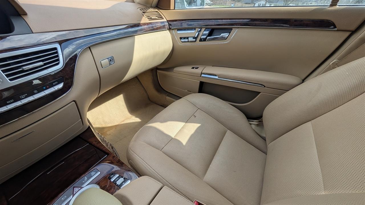 Mercedes-Benz S-Class S550 2013