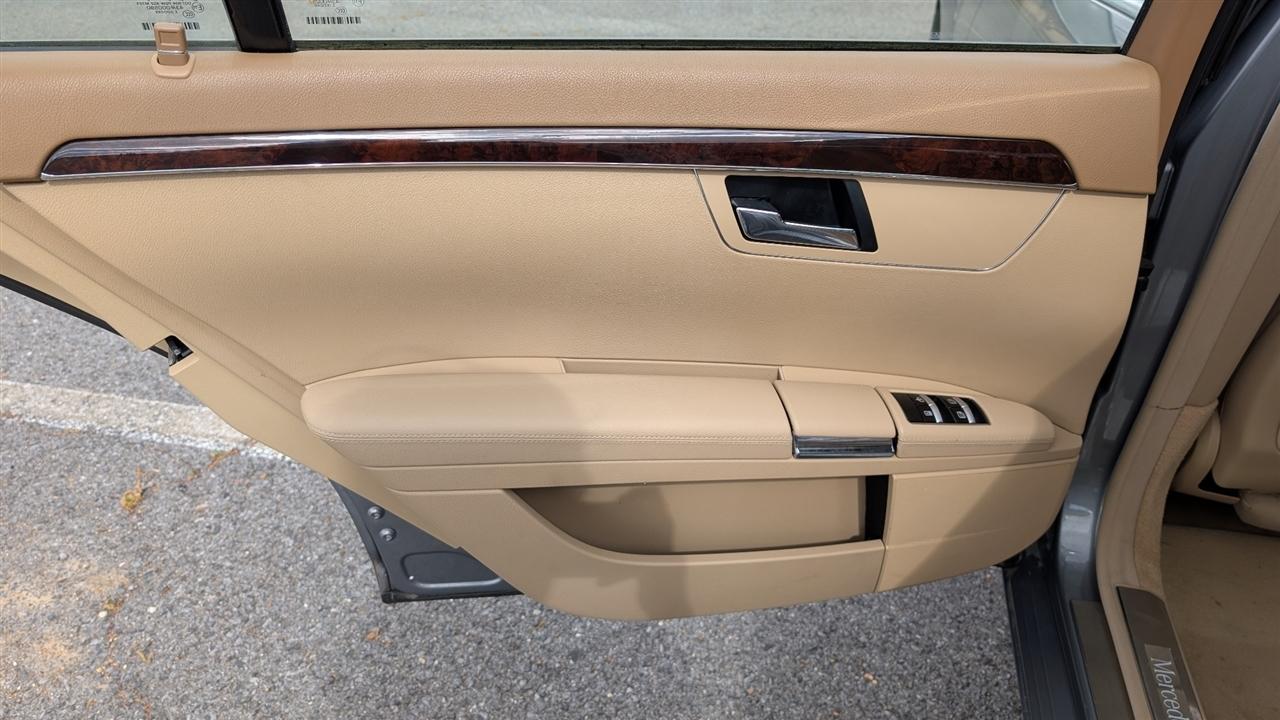 Mercedes-Benz S-Class S550 2013