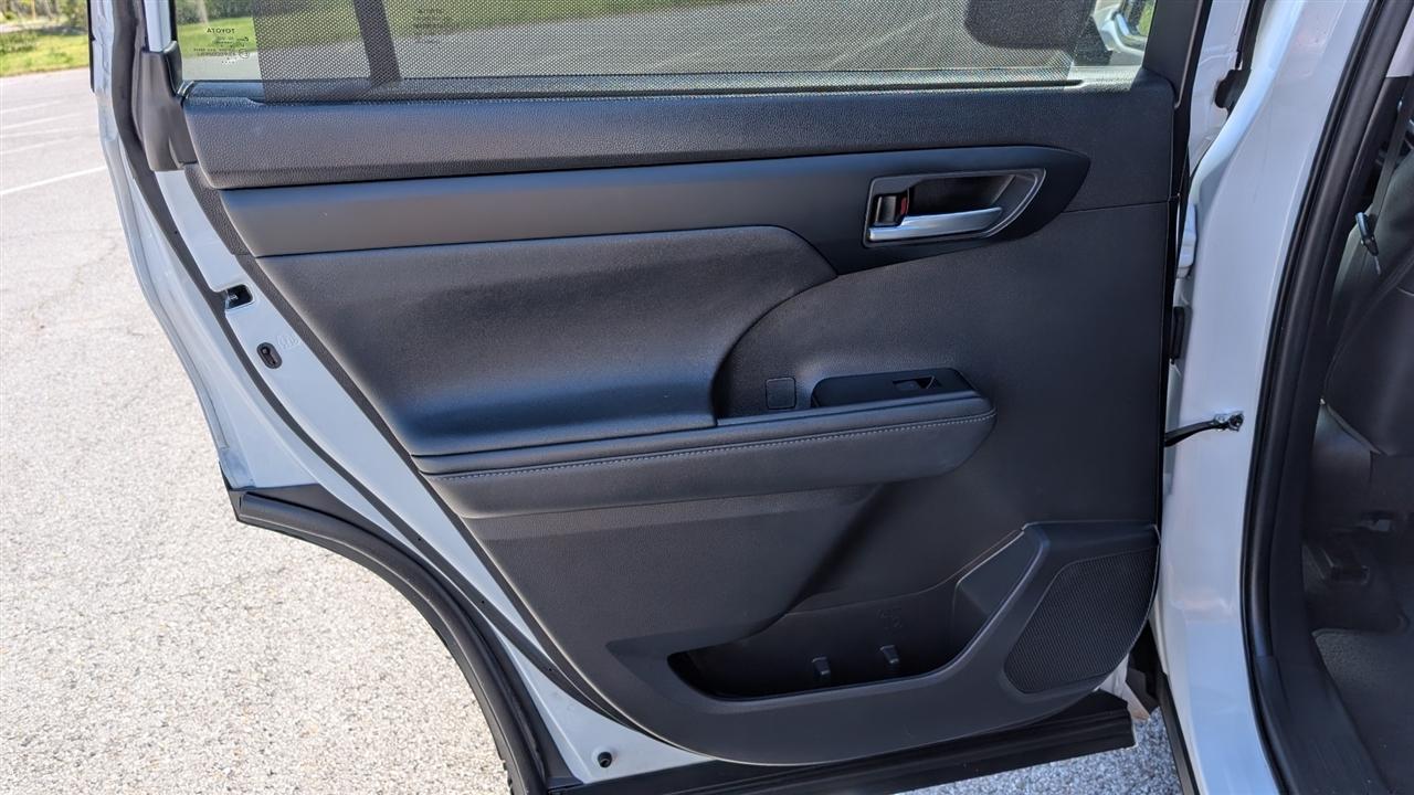 Toyota Highlander Hybrid Others 2023