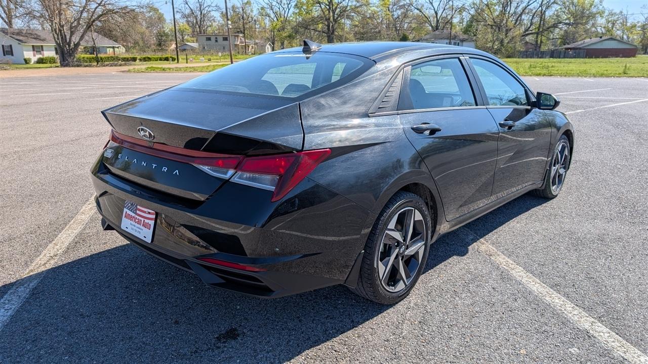 Hyundai Elantra SEL 2023