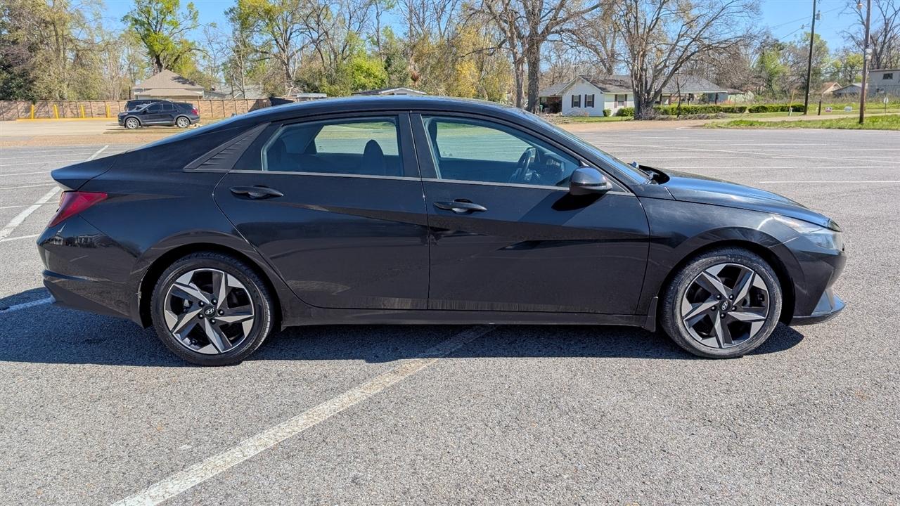 Hyundai Elantra SEL 2023