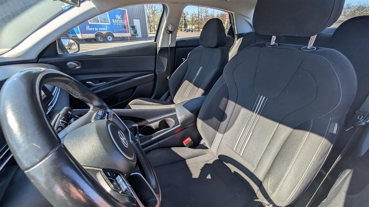 Hyundai Elantra SEL 2023