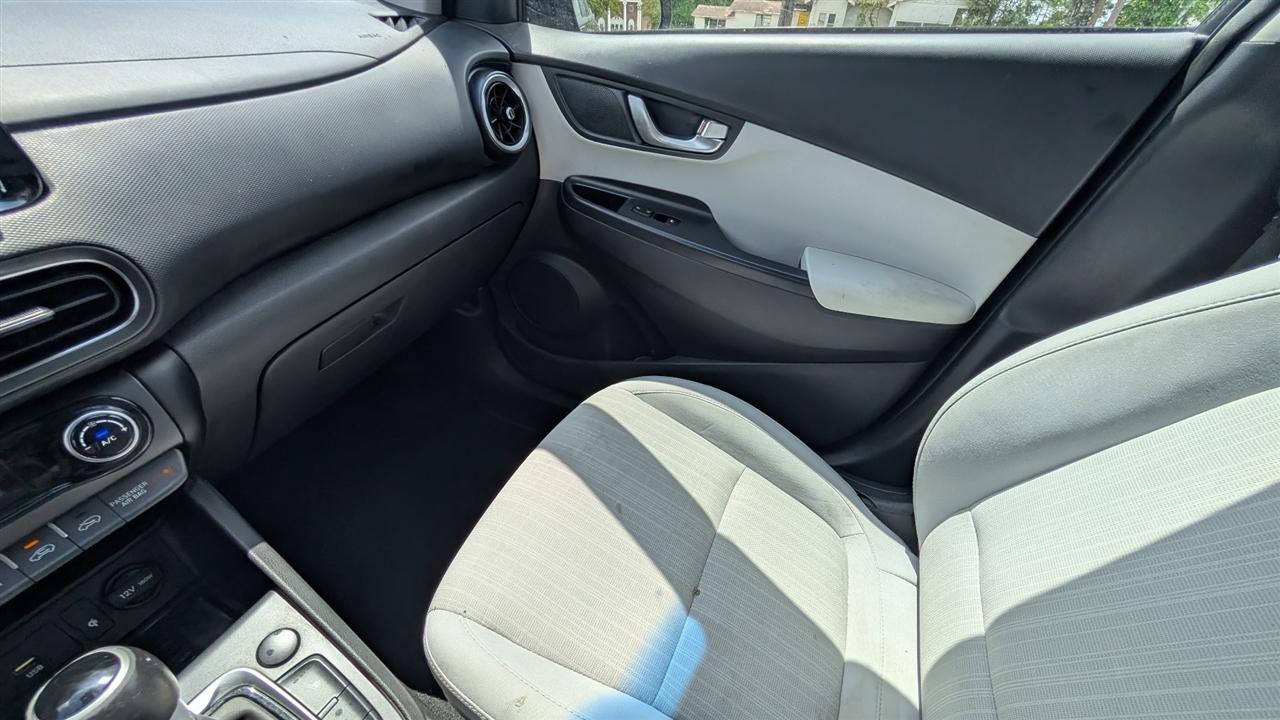 Hyundai Kona SEL 2023