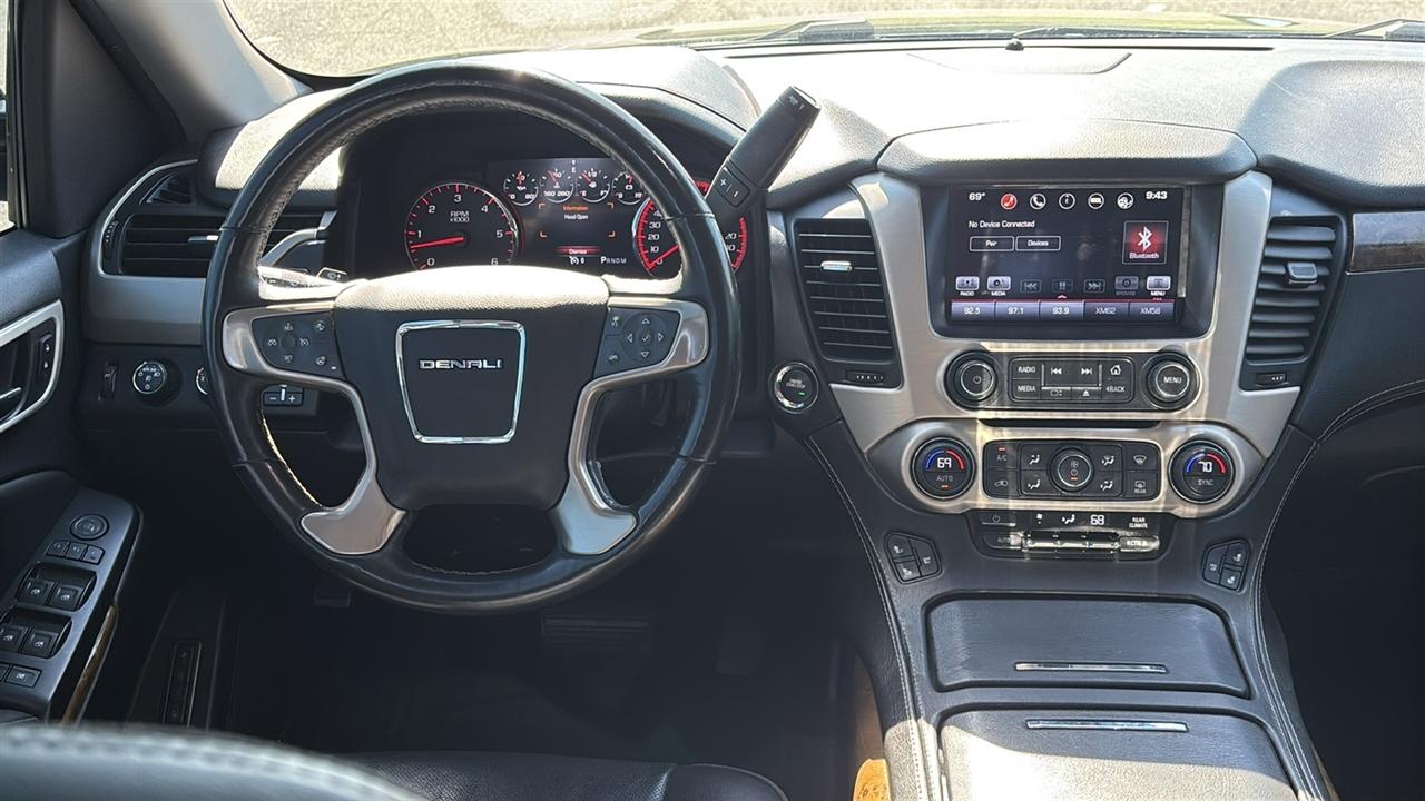 GMC Yukon Denali 4WD 2016