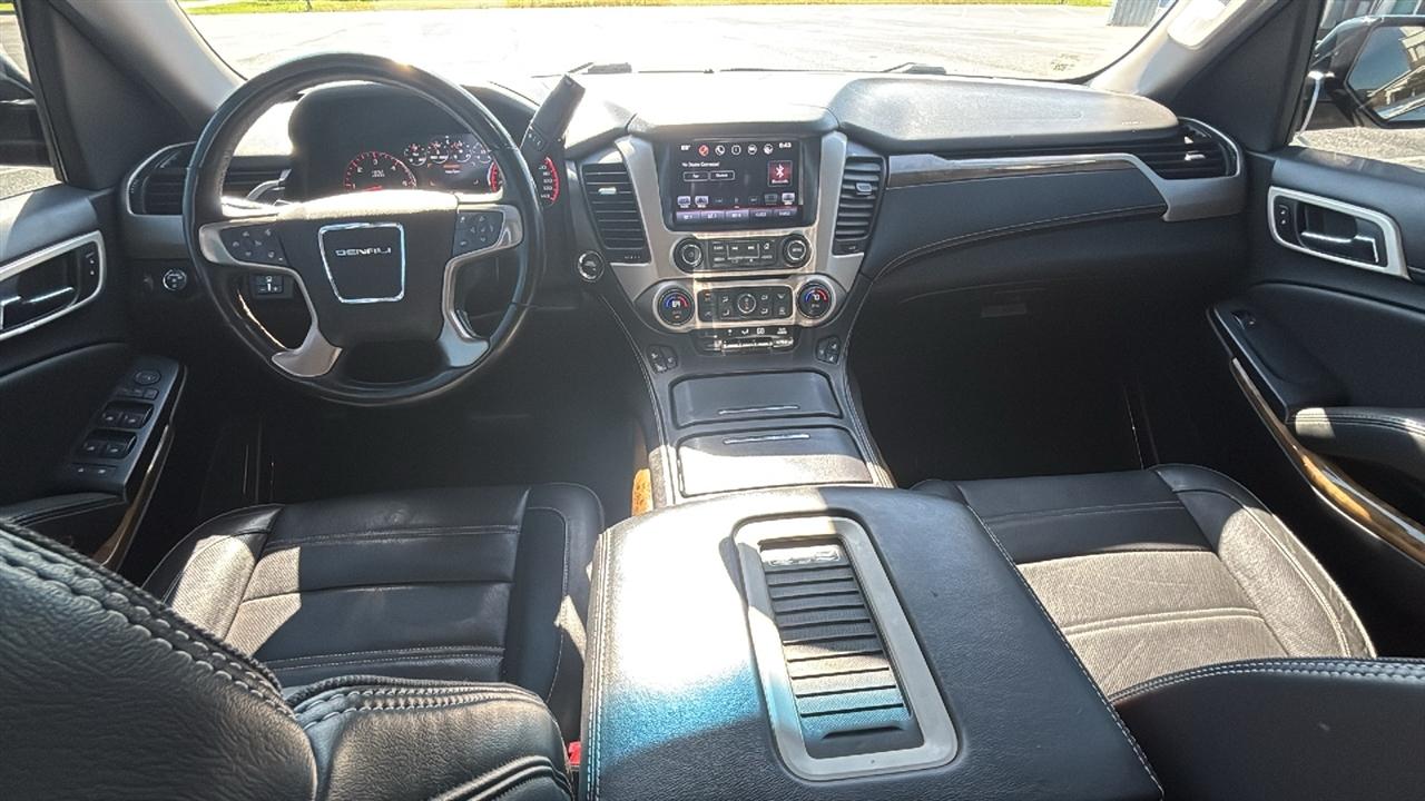 GMC Yukon Denali 4WD 2016