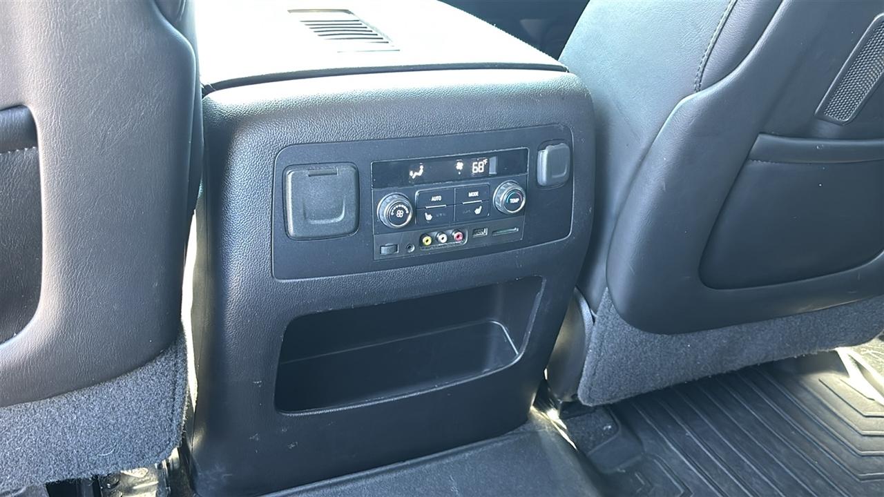 GMC Yukon Denali 4WD 2016
