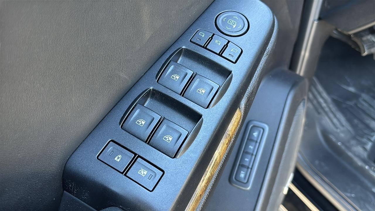 GMC Yukon Denali 4WD 2016