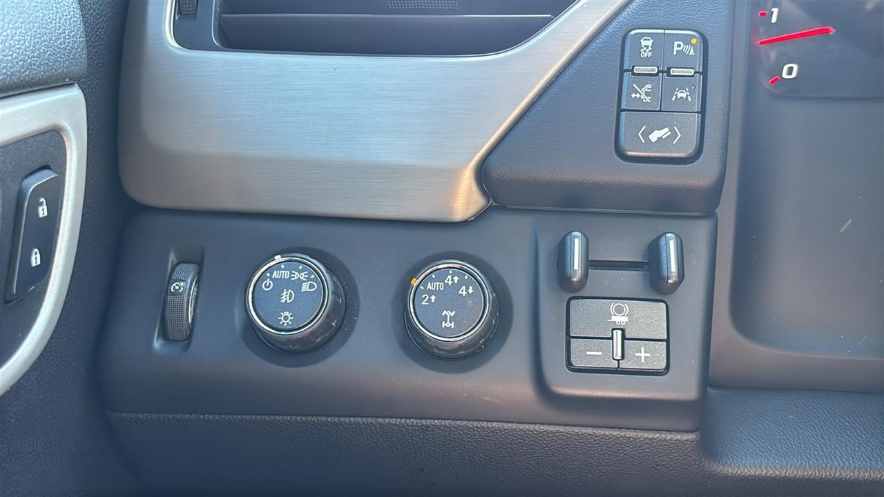 GMC Yukon Denali 4WD 2016