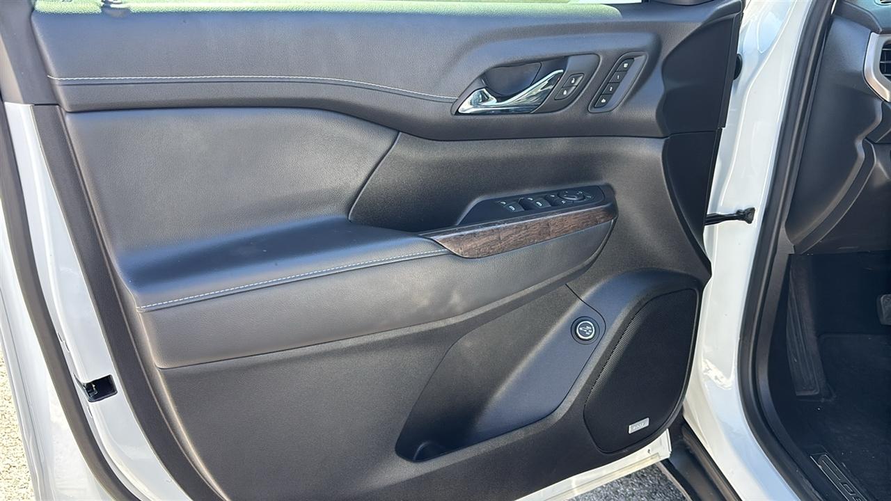 GMC Acadia Denali 2023