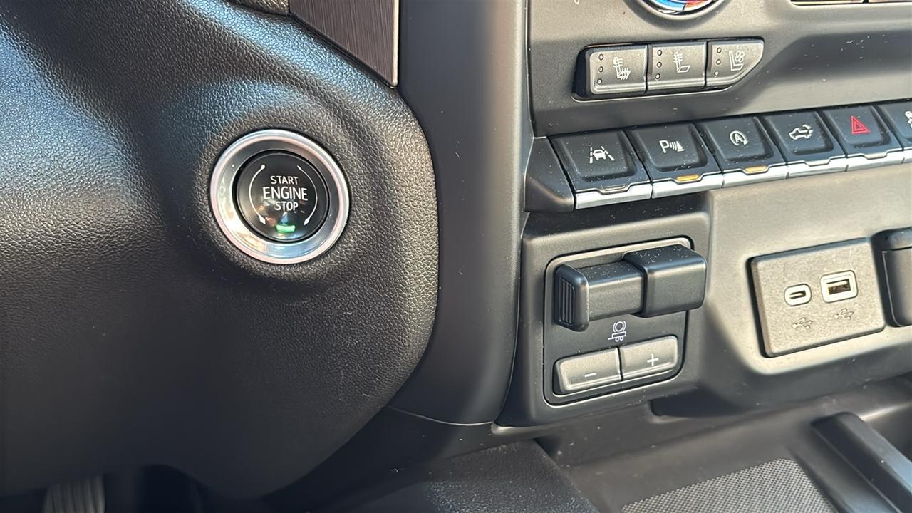 GMC Sierra 1500 AT4 Crew Cab Long Box 4WD 2020