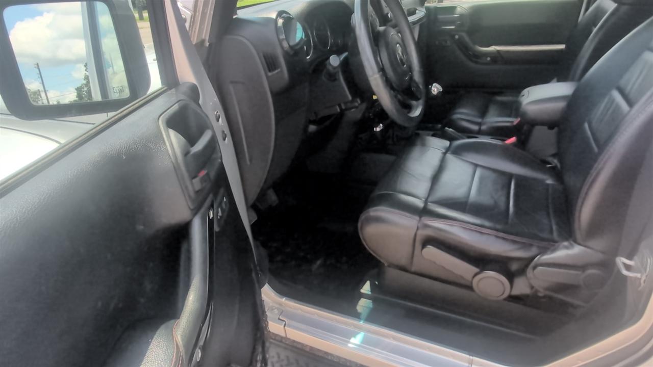 Jeep Wrangler Sahara 4WD 2012
