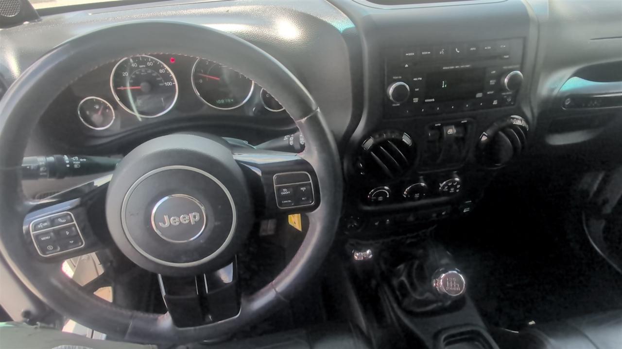 Jeep Wrangler Sahara 4WD 2012