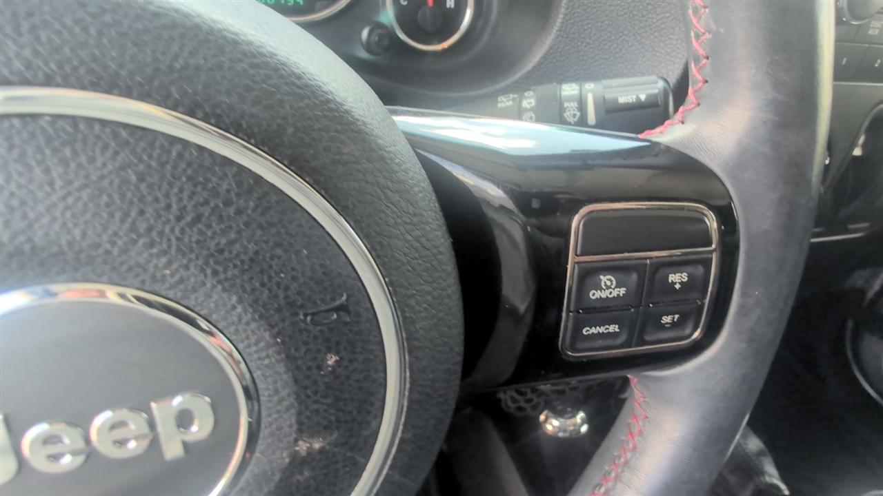 Jeep Wrangler Sahara 4WD 2012