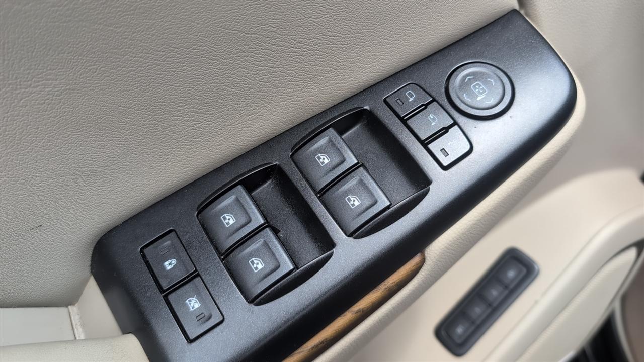 GMC Yukon Denali 4WD 2019
