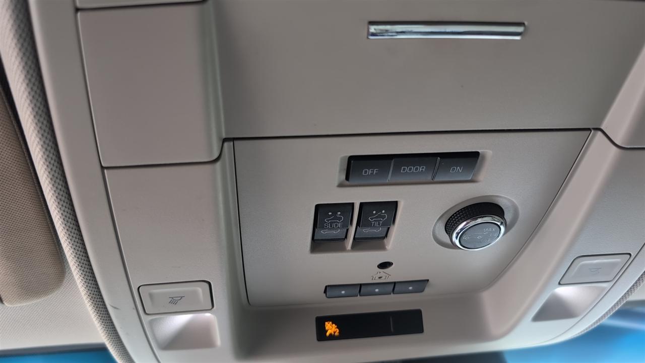 GMC Yukon Denali 4WD 2019