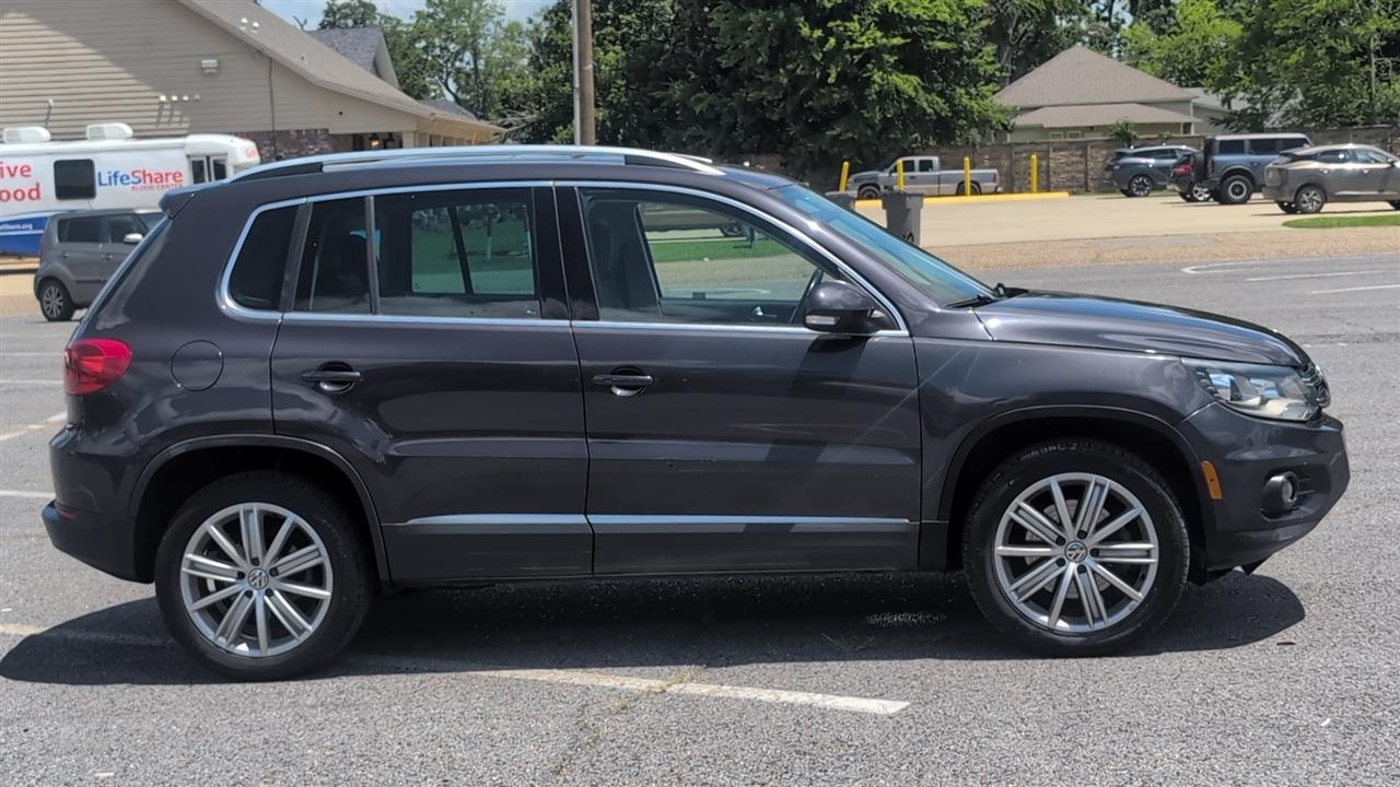 Volkswagen Tiguan S 2016
