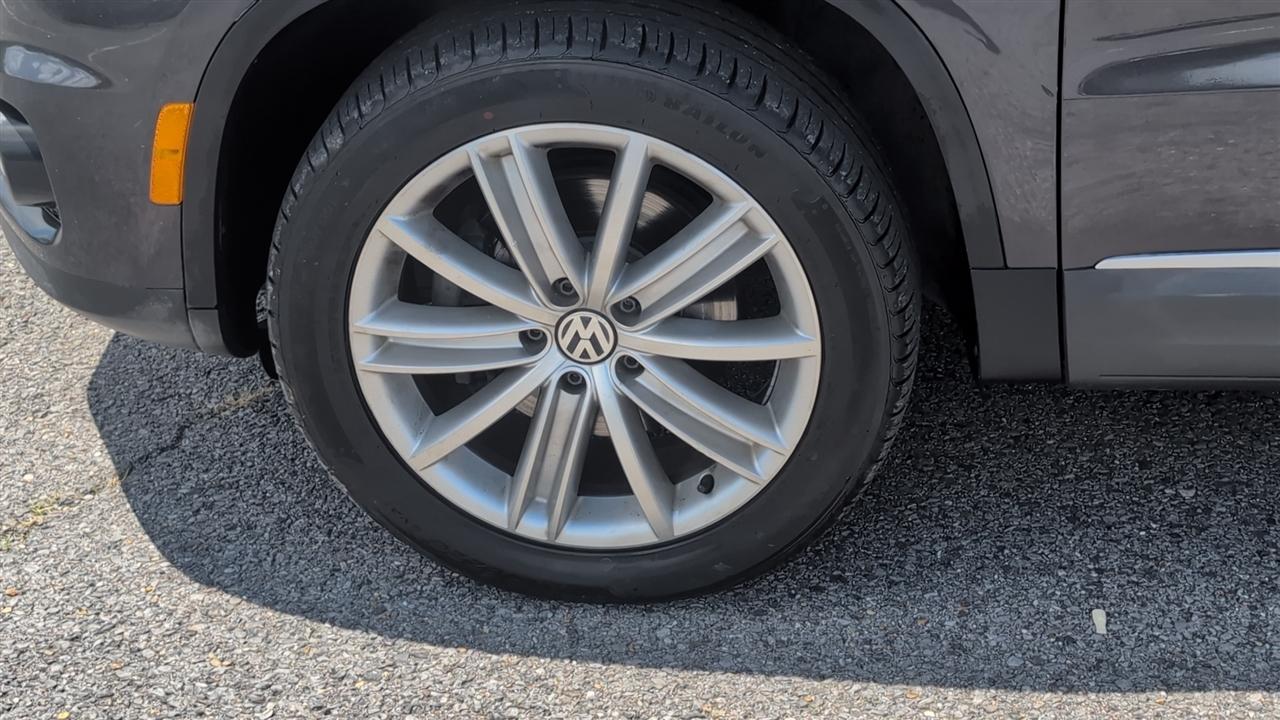 Volkswagen Tiguan S 2016