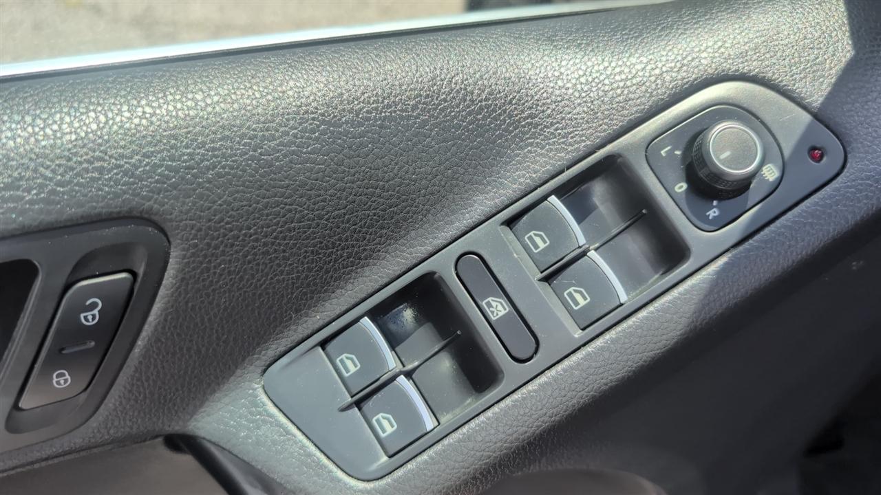 Volkswagen Tiguan S 2016
