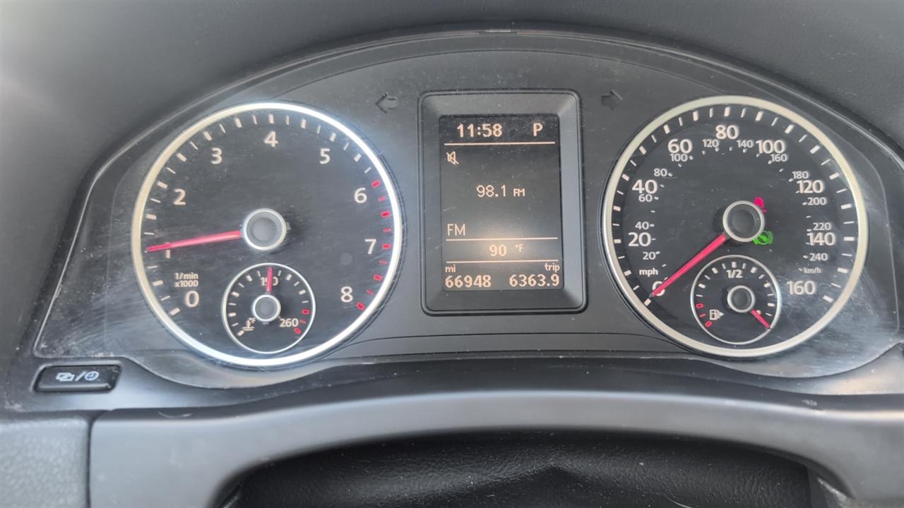 Volkswagen Tiguan S 2016