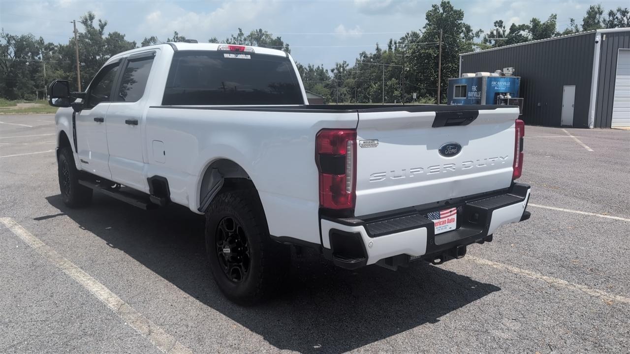 Ford F-250 SD Platinum Crew Cab 4WD 2023