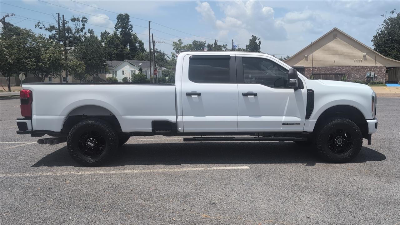 Ford F-250 SD Platinum Crew Cab 4WD 2023