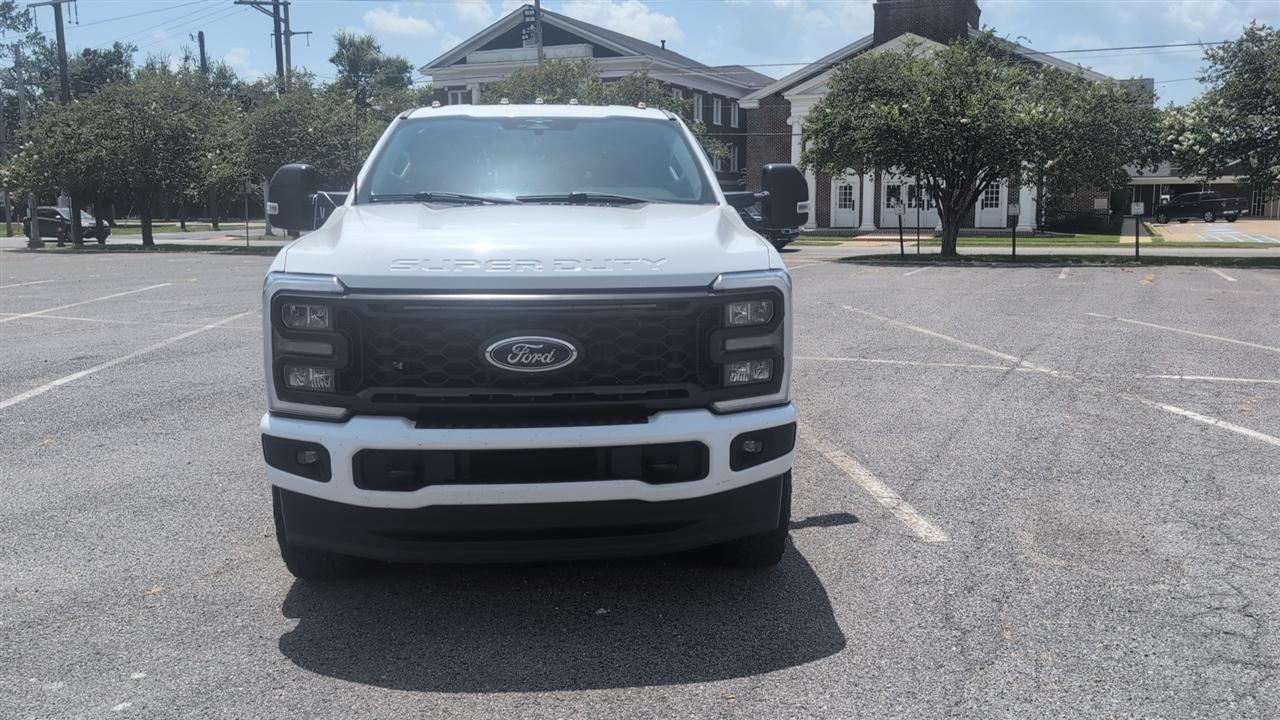 Ford F-250 SD Platinum Crew Cab 4WD 2023