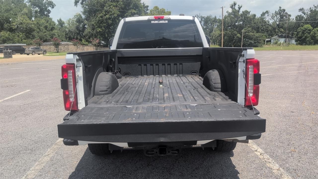 Ford F-250 SD Platinum Crew Cab 4WD 2023