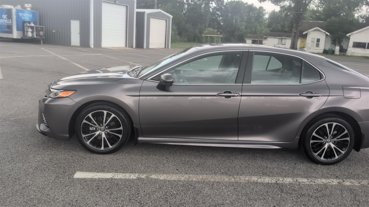 Toyota Camry  2019