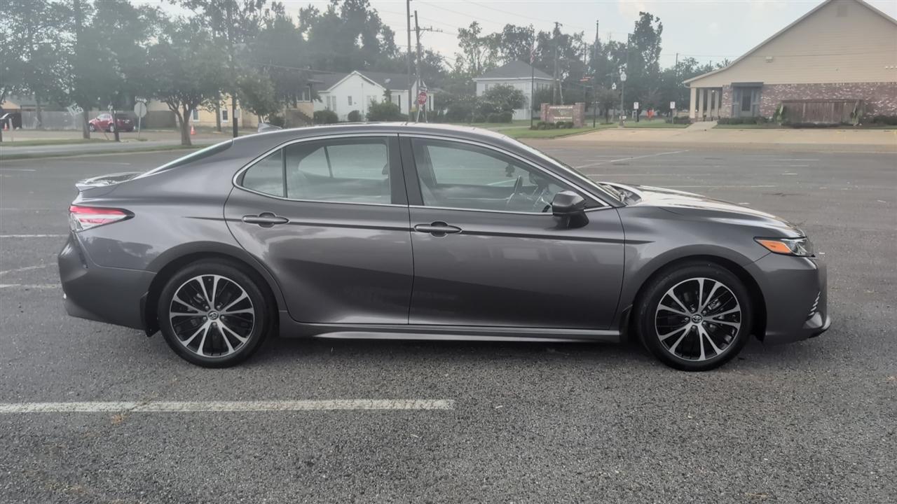Toyota Camry  2019
