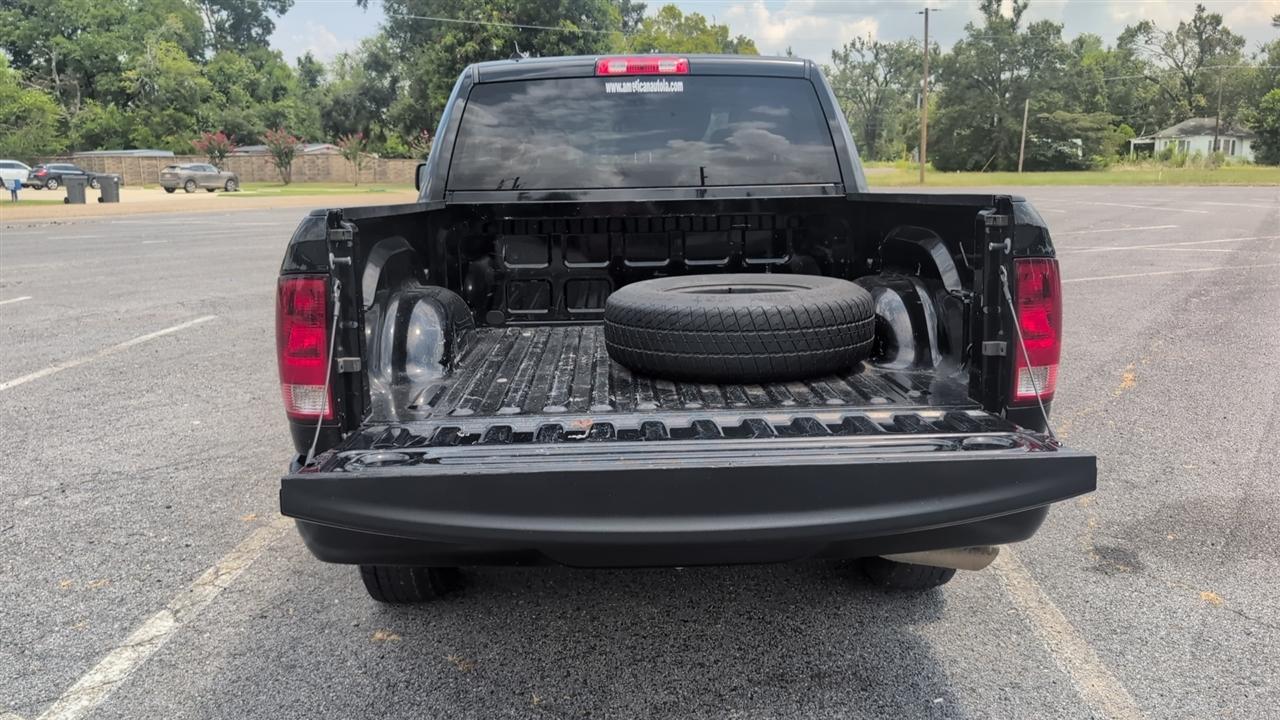 RAM 1500 Classic Tradesman Crew Cab SWB 2WD 2024
