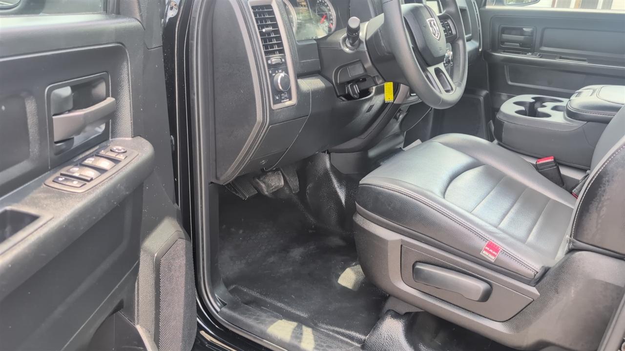 RAM 1500 Classic Tradesman Crew Cab SWB 2WD 2024