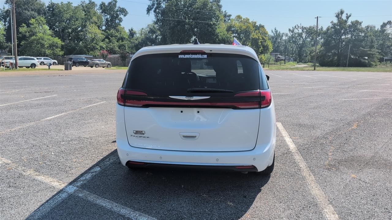 Chrysler Pacifica Select 2025
