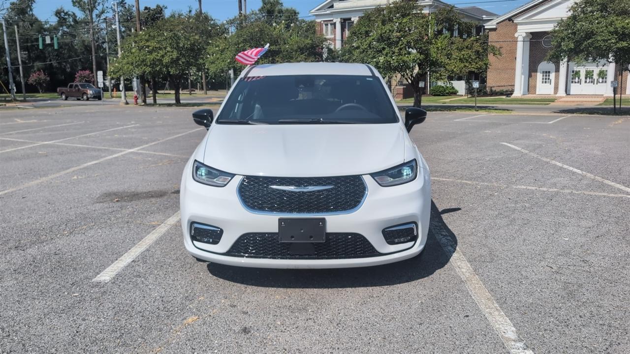 Chrysler Pacifica Select 2025