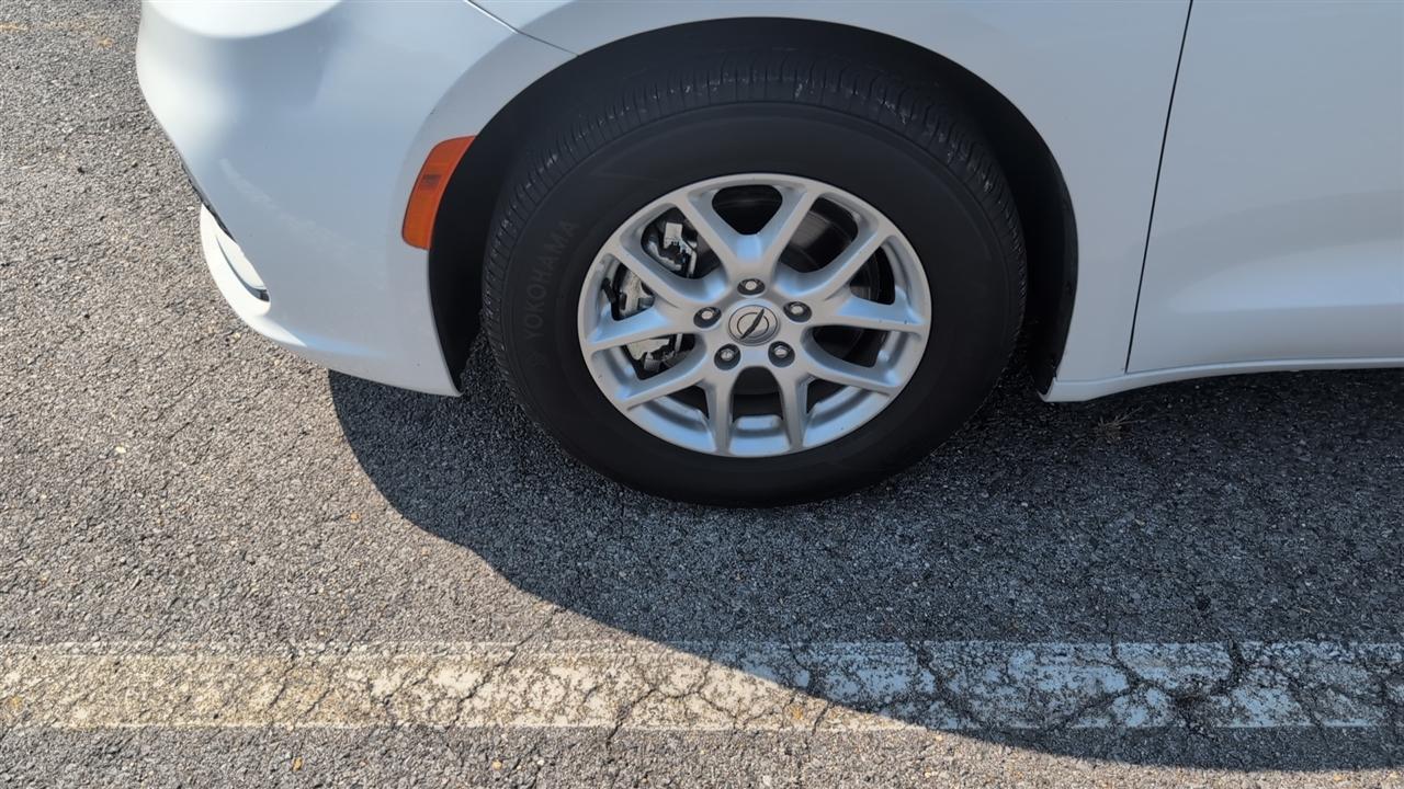 Chrysler Pacifica Select 2025