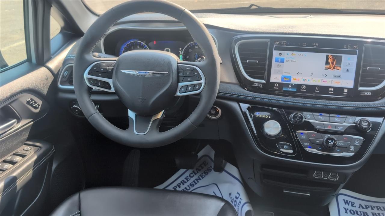 Chrysler Pacifica Select 2025