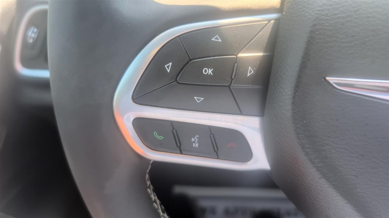 Chrysler Pacifica Select 2025