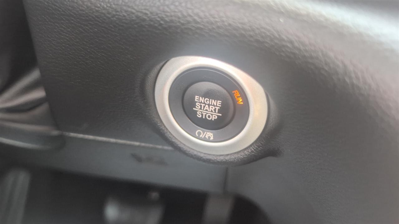 Chrysler Pacifica Select 2025