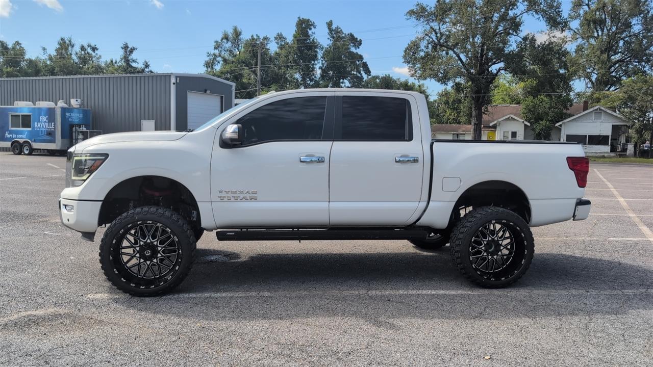 Nissan Titan SV Crew Cab 4WD 2021
