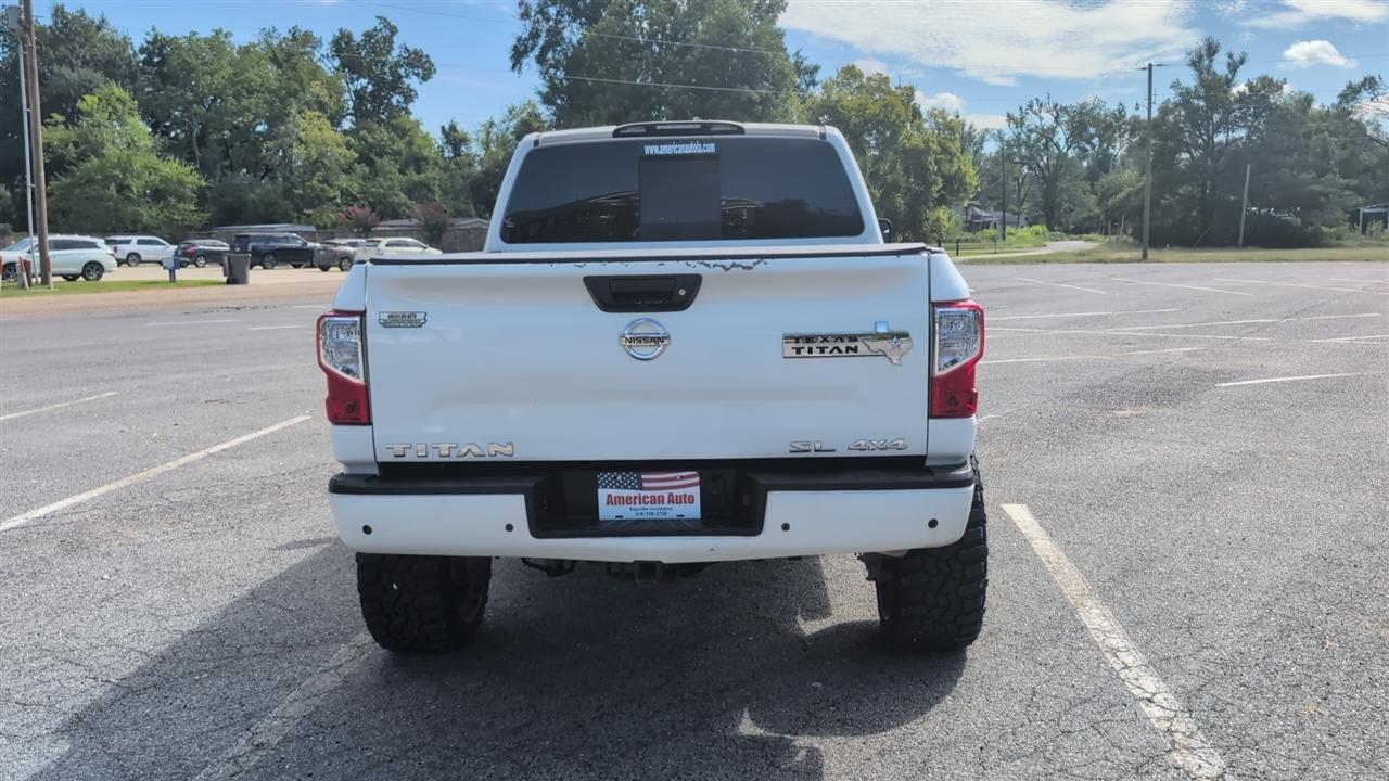 Nissan Titan SV Crew Cab 4WD 2021