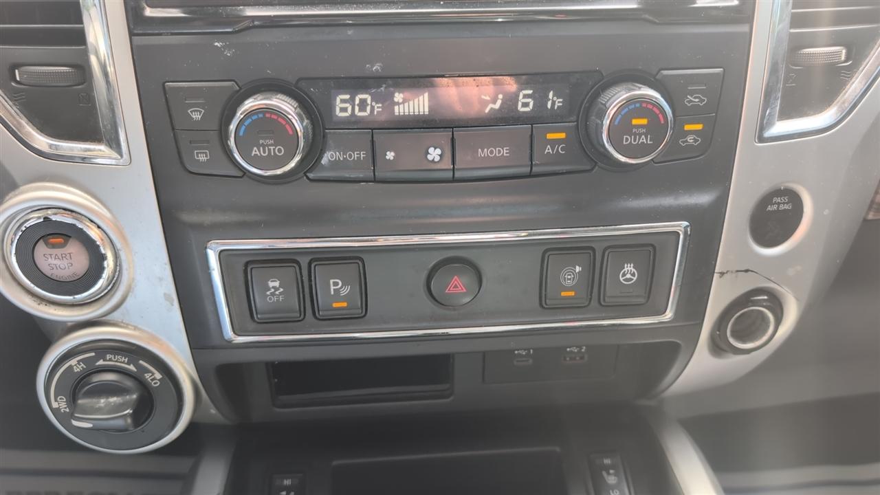 Nissan Titan SV Crew Cab 4WD 2021