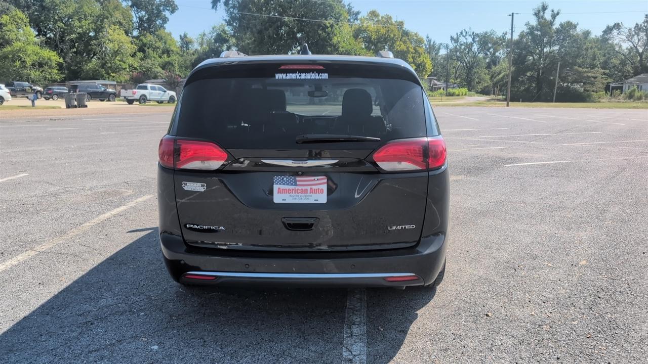 Chrysler Pacifica Limited 2020